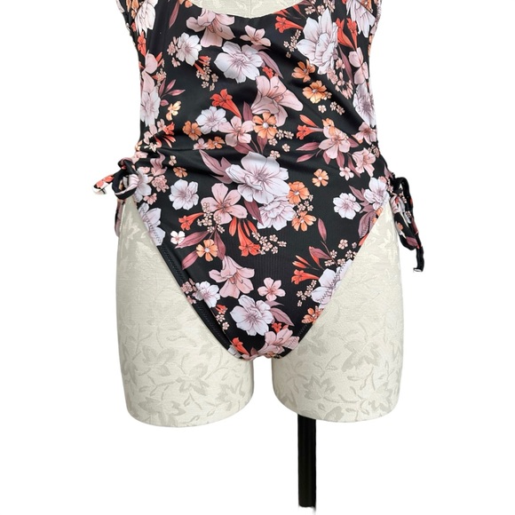 Shade & Shore Halter Keyhole Cut Out Back One Piece Swimsuit Black Floral Size M - Picture 12 of 16